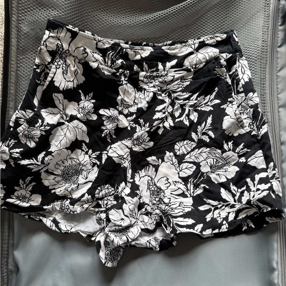 Old Navy Black and White Floral High Waist Shorts